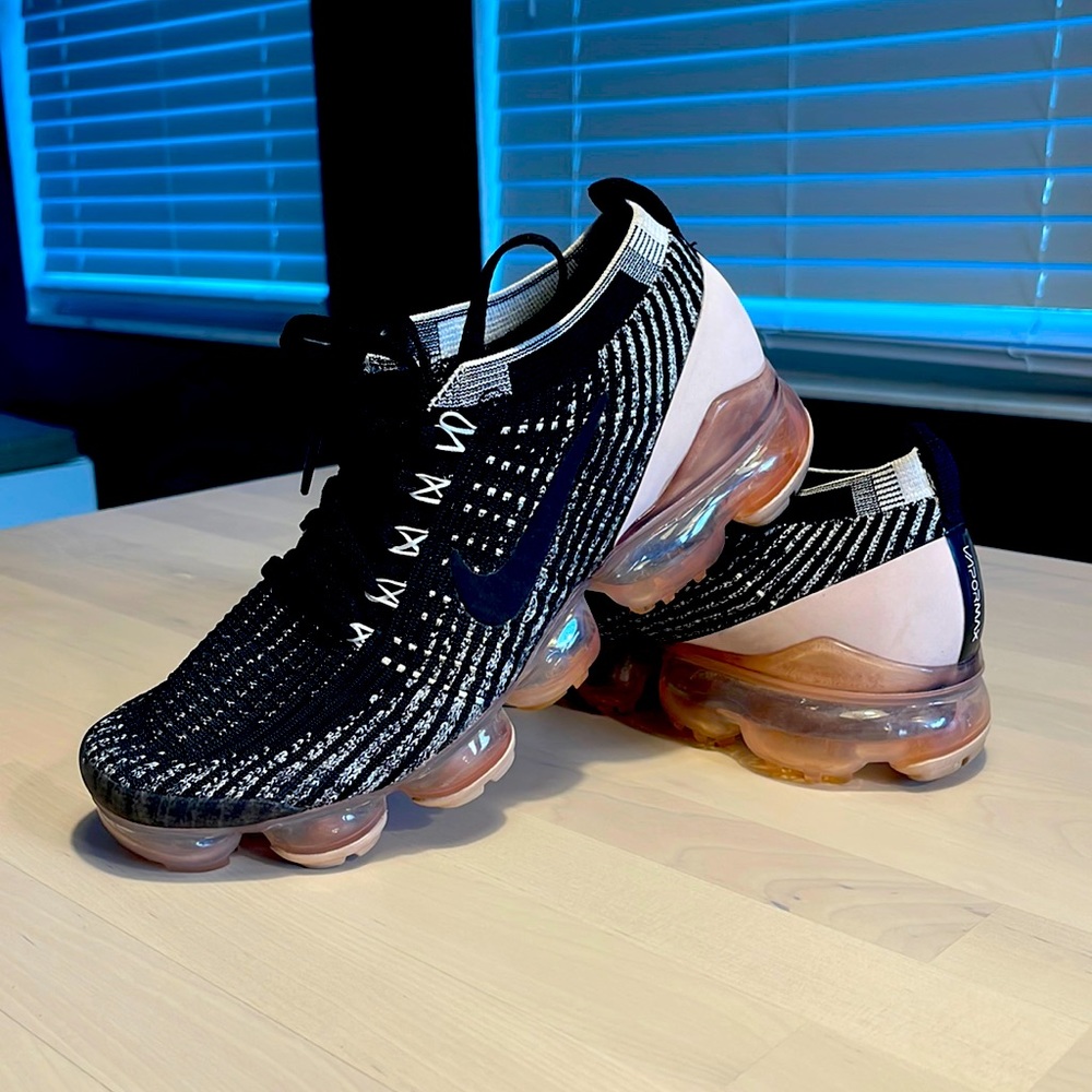 Nike Air Vapormax Pink/Black Flyknit